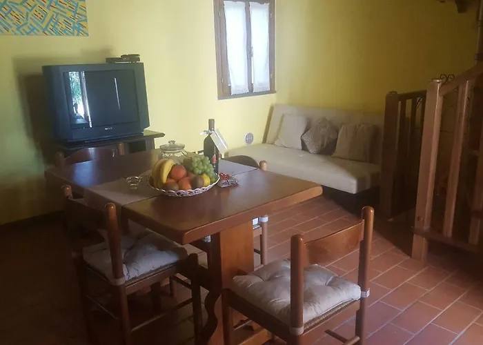 Il Borgo Dei Pini 아파트